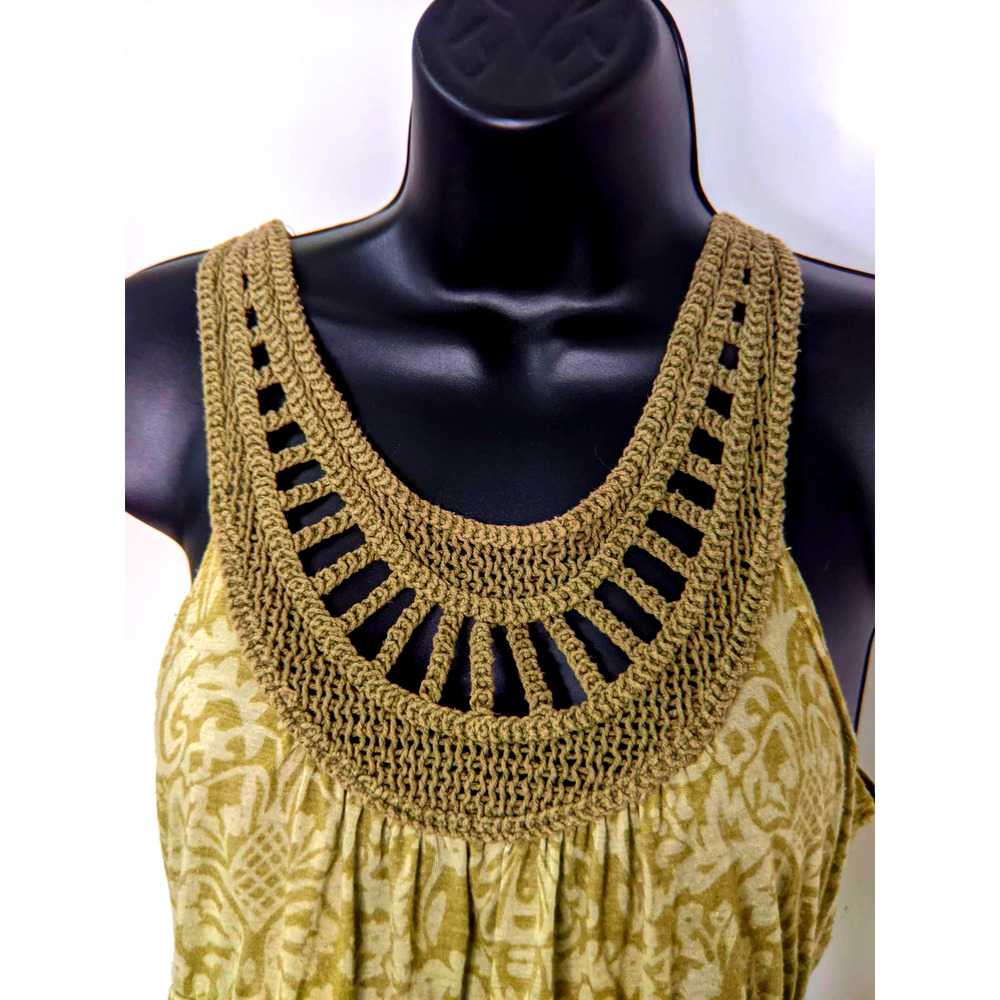Sidecca Embroidered Green Floral Empire Waist Sleeveless Elastic Hem Top Medium